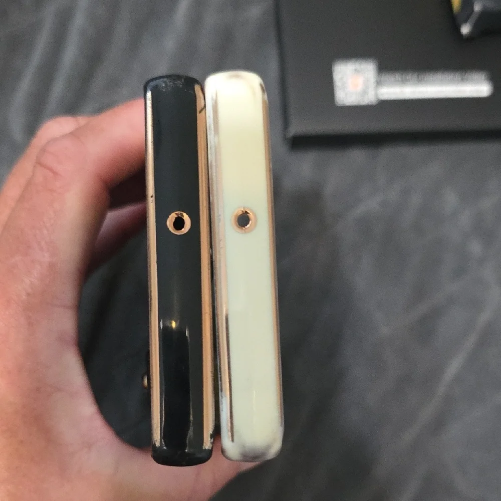 Tempered Glass Screen Protector for Smartphones - Black and Gold
